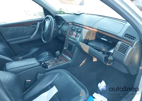 2000 Mercedes-Benz E 430 4M z USA, uszkodzony, nr VIN WDBJF83J2YX037929